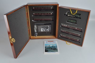 Lot 147 - Bachmann boxed 00 Gauge 'The Elizabethan 'Train Set