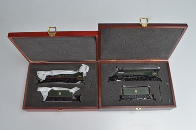 Lot 155 - Bachmann boxed 00 Gauge Ltd Ed BR Green Locomotives and Tenders (2)