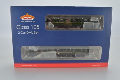 Lot 163 - Bachmann boxed 00 Gauge 31-326 BR green with speed whiskers Class 105 2-Car DMU Set