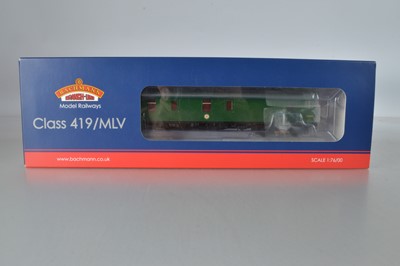 Lot 168 - Bachmann boxed 00 Gauge 31-165 BR SR green Motor Luggage Van