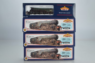 Lot 181 - Bachmann boxed 00 Gauge BR Class V2 2-6-2 Locomotives and Tenders (4)