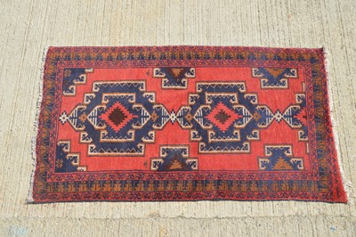 Lot 854 - A woollen keshan rug