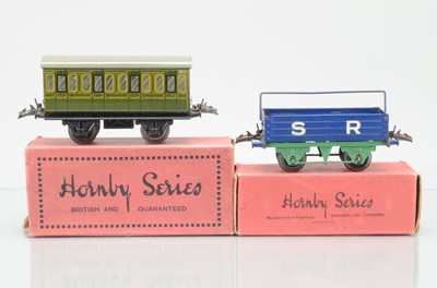 Lot 682 - Hornby O Gauge boxed SR coal wagon, and Southern Railway green 4-wheel 1st/3rd coach (2)