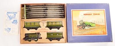 Lot 688 - Hornby 0 Gauge SR Southern 101 Tank Clockwork Passenger Set