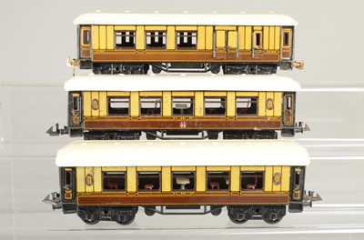 Lot 780 - Bing O Gauge Saloon Coaches, GWR, 2 x 3295 dining cars and 1 x 3296 Brake coach, (3)
