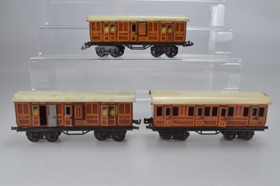 Lot 805 - Bing O gauge Shortie coaches 1 x LNER 1st /3rd passenger coach, 1 x L&NER all brake and 1 x LNER All Brake (3)