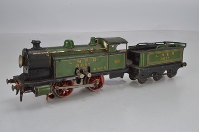 Lot 827 - Bing O Gauge 0-4-0 Locomotive and tender LNER lined green, No 8851