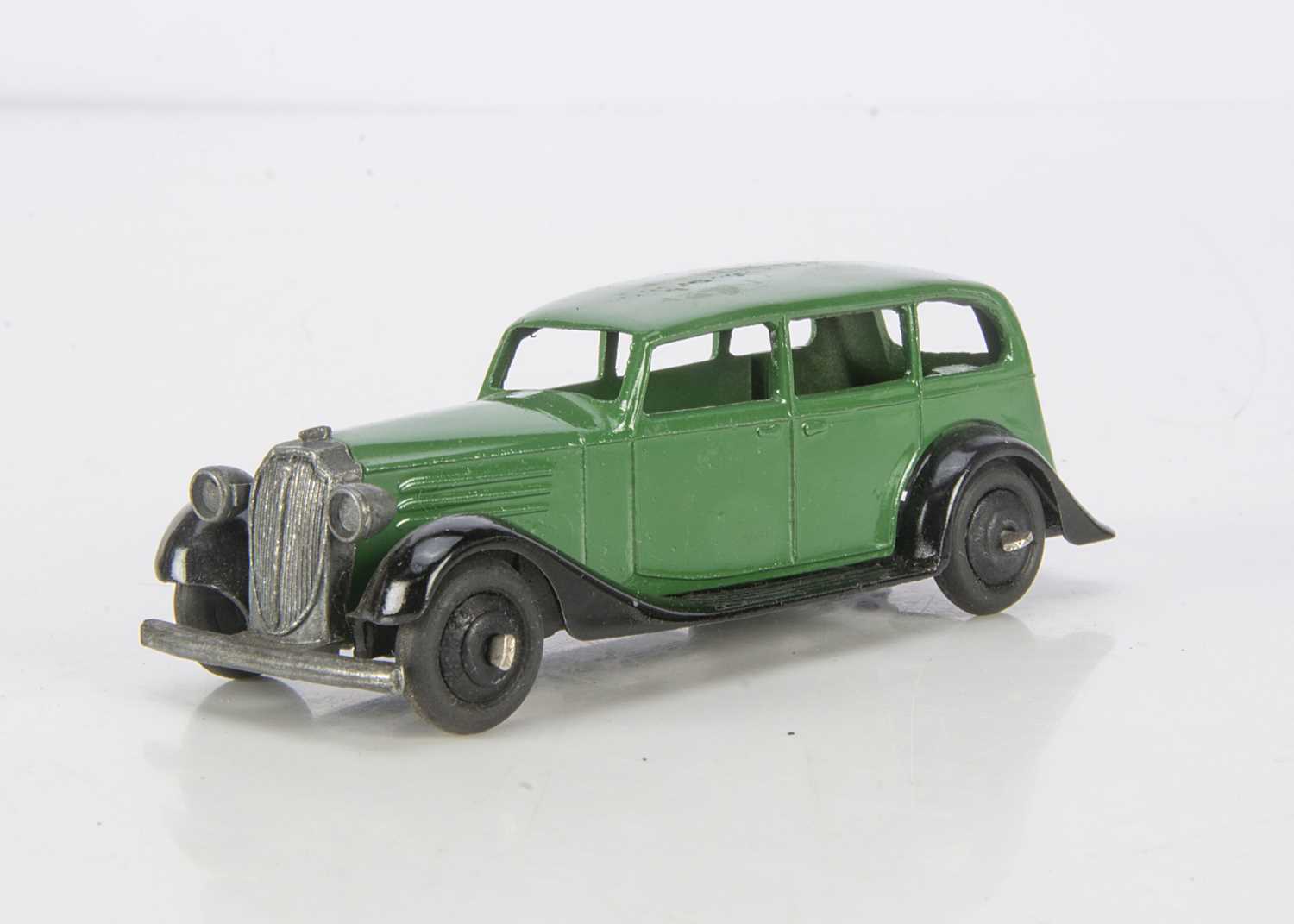 Lot 6 - A Dinky Toys 30d Vauxhall