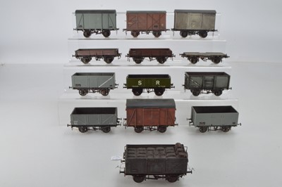 Lot 884 - Kit / Scratch built O gauge rolling stock to include plank wagons, covered vans, SR plank wagon and flat wagons (13)