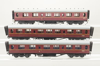 Lot 929 - RCT O gauge BR Eastern region corridor coaches comprising E8508E, E13822E and E18497E with RCT metal plaque to the underside, (3)