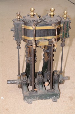 Lot 1047 - A large twin cylinder 19th-20th century marine steam engine standing approx 59 cm high