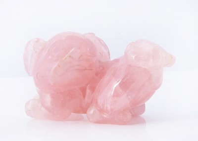 Lot 8 - A rose quartz carved foo dog, presented in a fitted green box marked Cartier