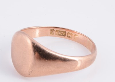 Lot 9 - A 9ct rose gold signet ring