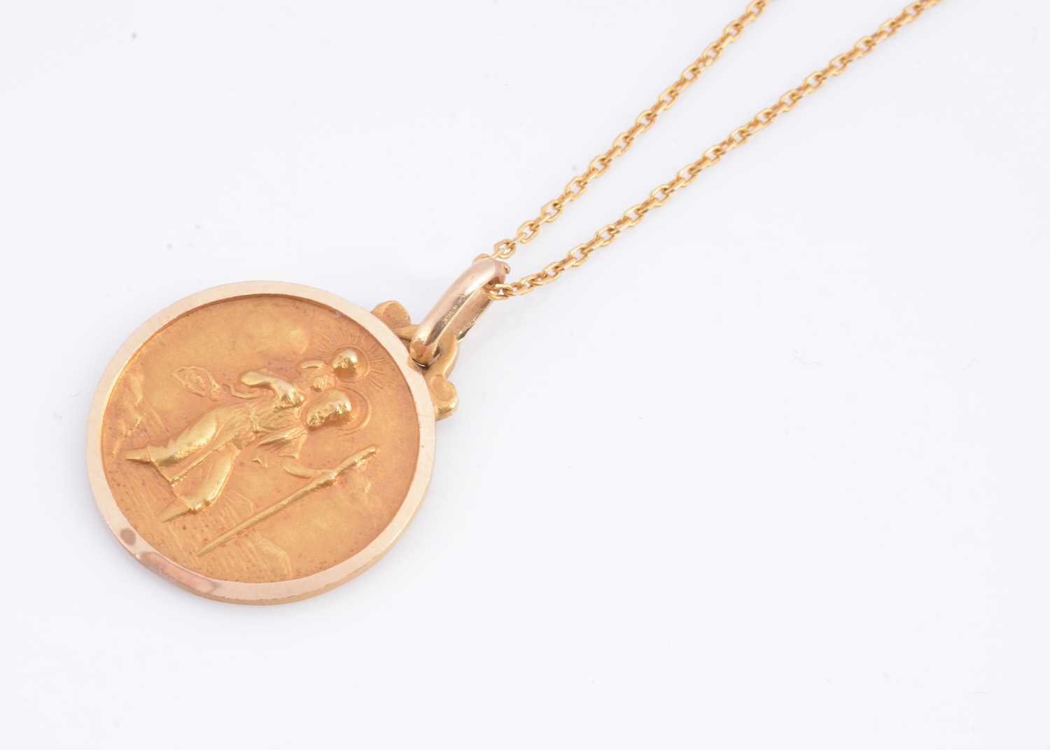 Lot 40 - A St Christopher pendant & chain necklace