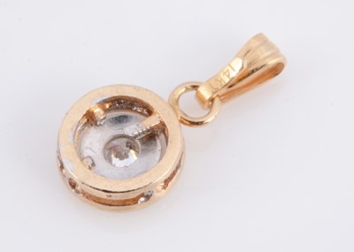Lot 66 - A 14ct gold diamond pendant