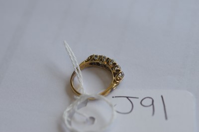 Lot 91 - An Edwardian 18ct gold five stone old cut diamond ring