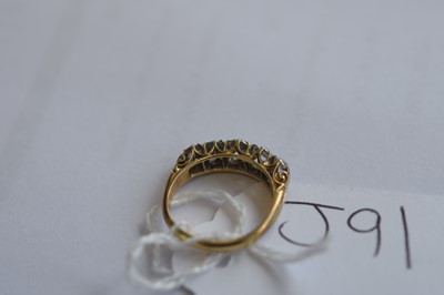 Lot 91 - An Edwardian 18ct gold five stone old cut diamond ring