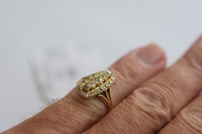 Lot 93 - An 18ct diamond set dress ring