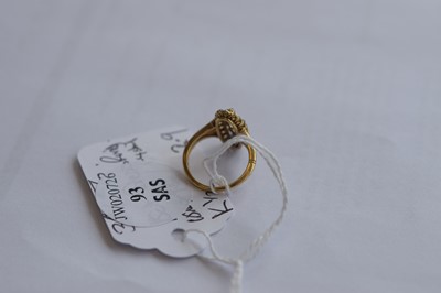 Lot 93 - An 18ct diamond set dress ring