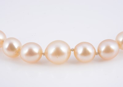 Lot 94 - A string of graduated cultured pearl necklace, with diamond set clasp