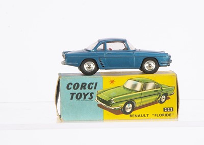 Lot 51 - A Corgi Toys 222 Renault Floride