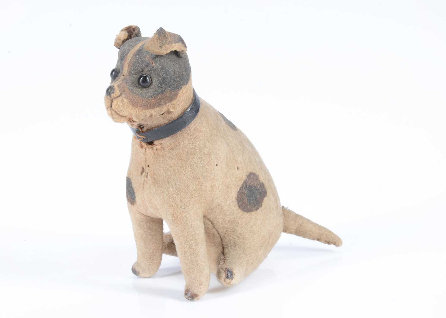 Lot 8 - An early Steiff seated felt pointer dog, circa 1904