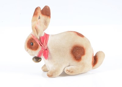 Lot 9 - A fine and tiny Steiff velvet rabbit, circa 1906