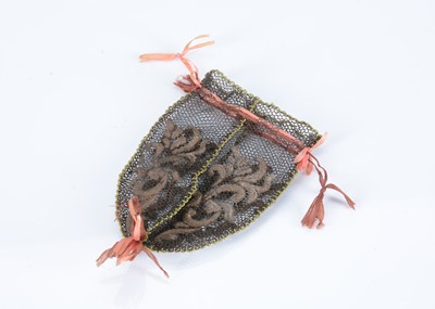 Lot 48 - An early 19th or possibly late 18th century net drawstring purse