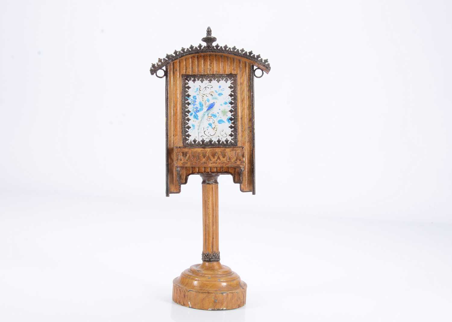 Lot 53 - A rare late 19th century German painted tinplate nightlight