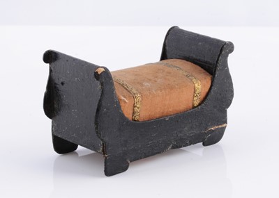 Lot 56 - An early 19th century dolls’ house card day bed