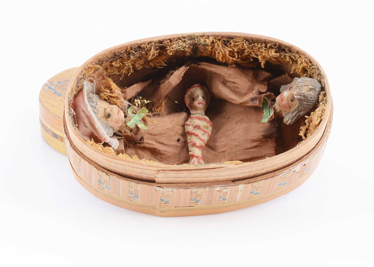 Lot 99 - A late 18th century wax marriage token in straw-work box