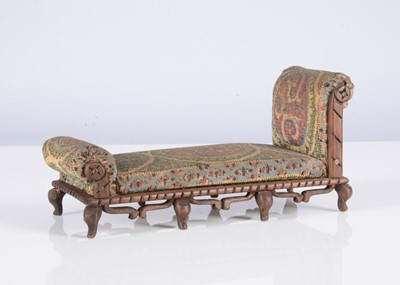 Lot 148 - An unusual 19th century dolls’ house chaise lounge