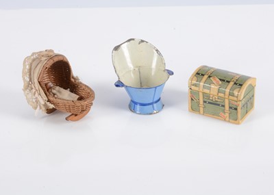 Lot 153 - Dolls’ house chattels