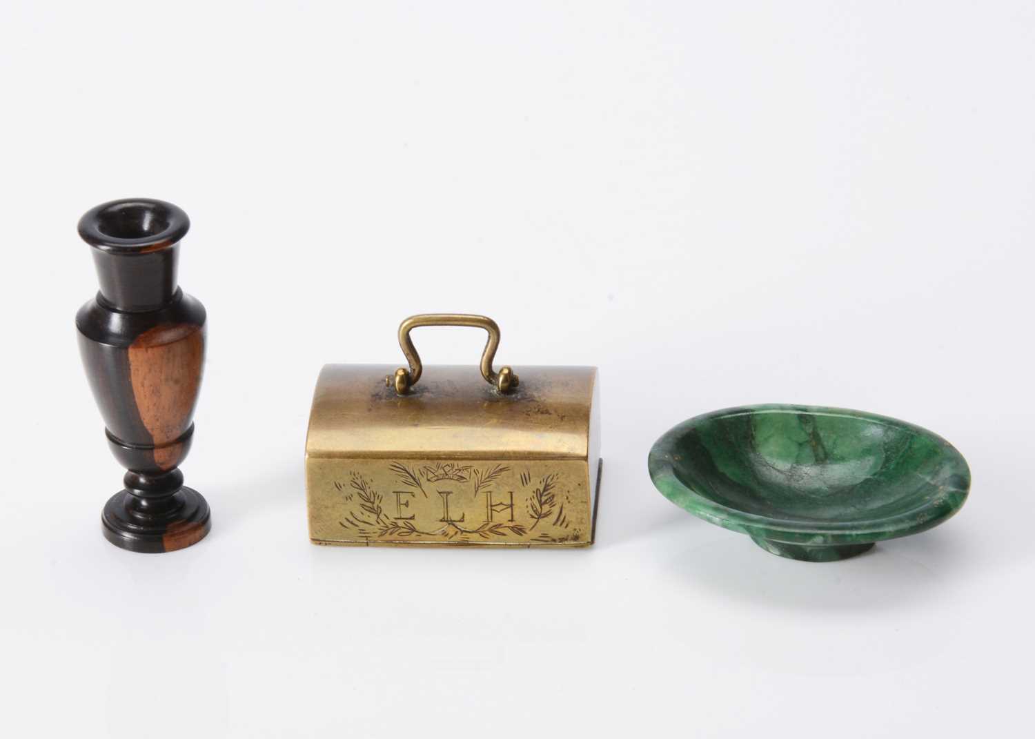 Lot 154 - Antiques suitable for the dolls’ house