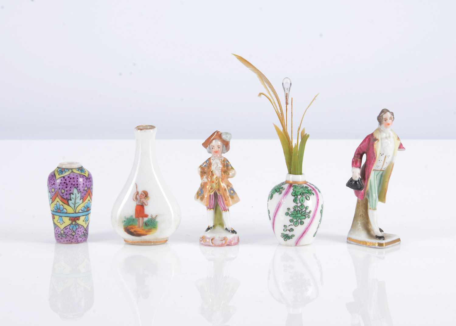 Lot 156 - Dolls’ house porcelain