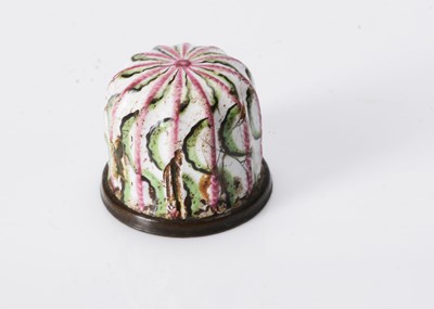 Lot 164 - An early English enamel thimble