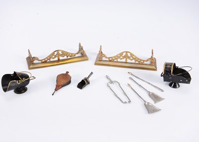 Lot 174 - 19th century dolls’ house fireplace accessories