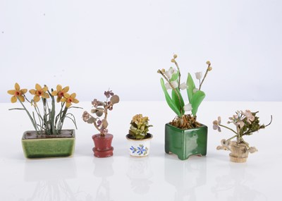 Lot 176 - Dolls’ house flower pots and planters