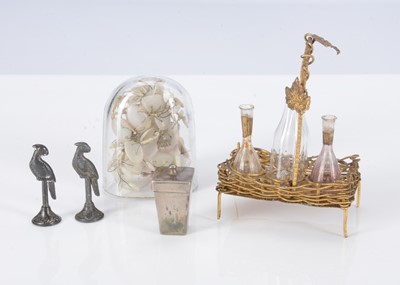 Lot 205 - Various dolls’ house items
