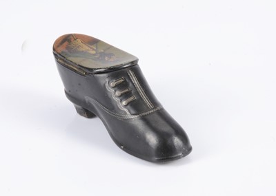 Lot 264 - An unusual 19th century lady’s shoe snuff box