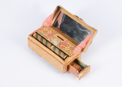 Lot 265 - An early 19th century straw-work nécessaire