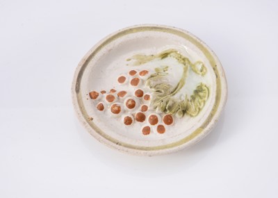 Lot 280 - A Pratt-type doll’s or large scale dolls’ house plate with bunch of grapes, circa 1800