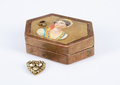 Lot 337 - An 19th century card box love token
