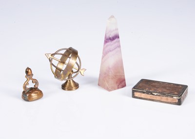Lot 467 - Small antiques for the dolls’ house