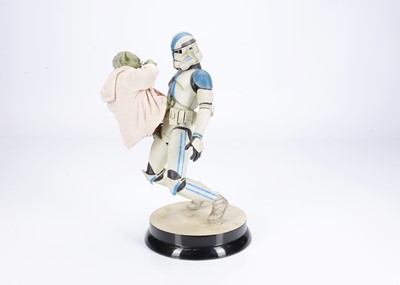 Lot 463 - Star Wars / Yoda and Clone Trooper Model