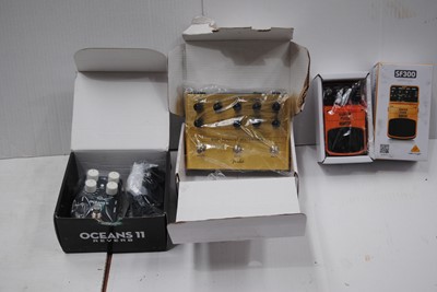 Lot 511 - Fender / Electro-harmonix / Behringer Pedals