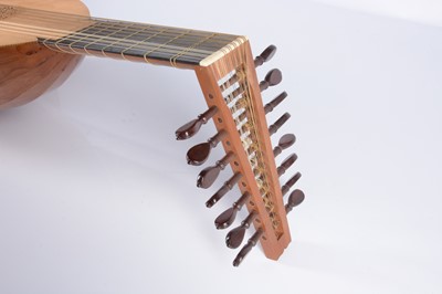Lot 512 - Lute