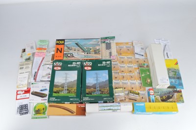 Lot 15 - N Scale Trackside and Other Accessories (61 Packs)