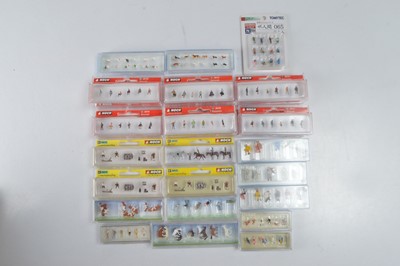 Lot 18 - N Scale Trackside Figure Packs (27)