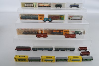 Lot 25 - N Gauge Continental Outline Diesel Locomotive Coaches and Freight Stock (21)